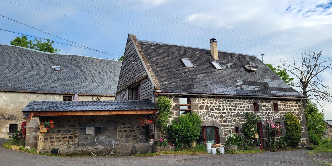 Dans le Sancy, la « Grange à Ludo » est à vendre