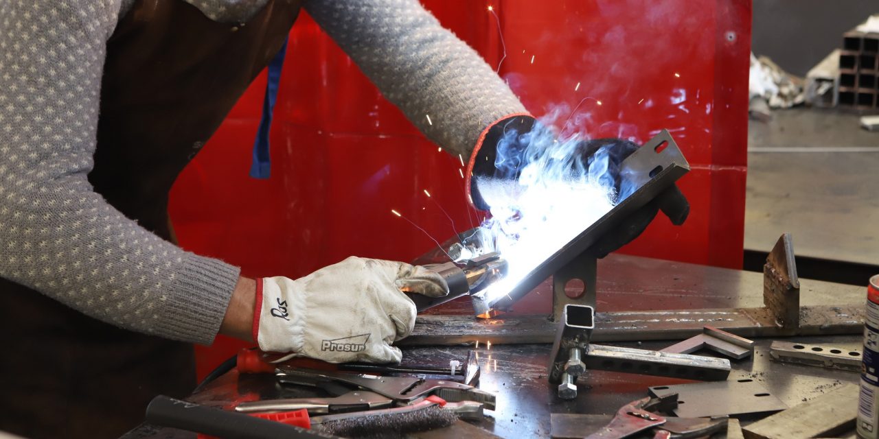 Se former, s’équiper, s’entraider avec l’Atelier Paysan