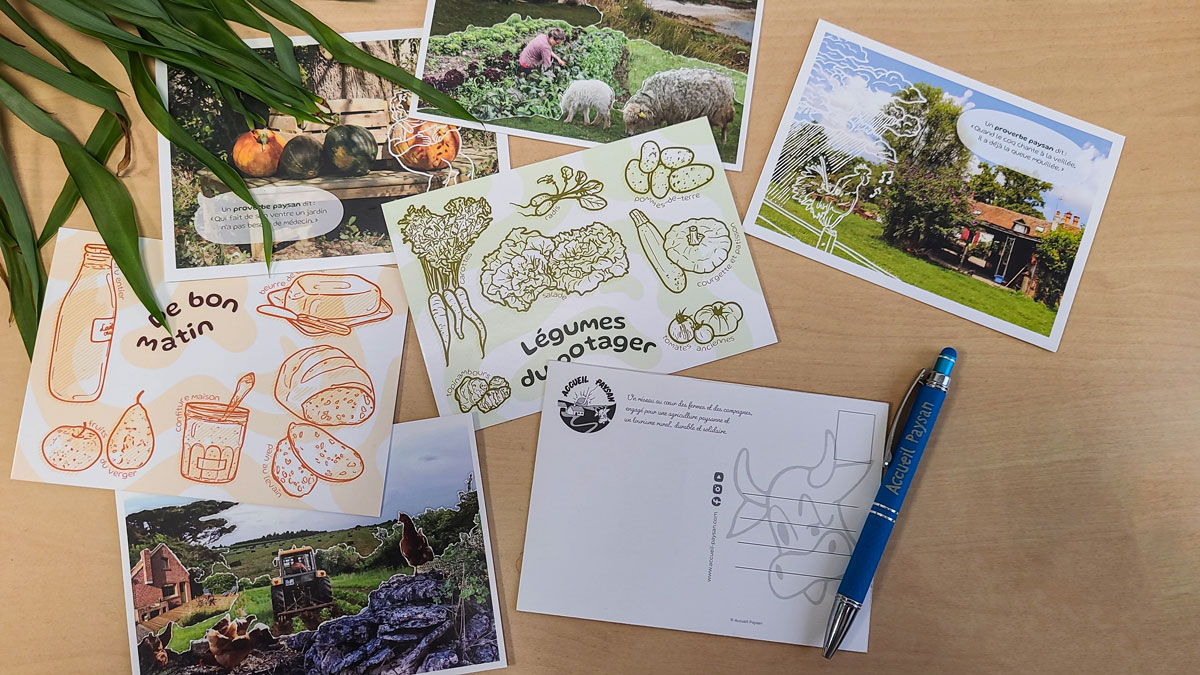 Proposer les cartes postales Accueil Paysan dans son accueil